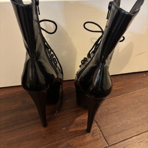 Pleasers Black 7 in Adore 1020 - Picture 2 of 4